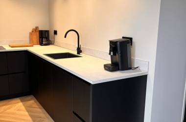 Project mat zwarte keuken
